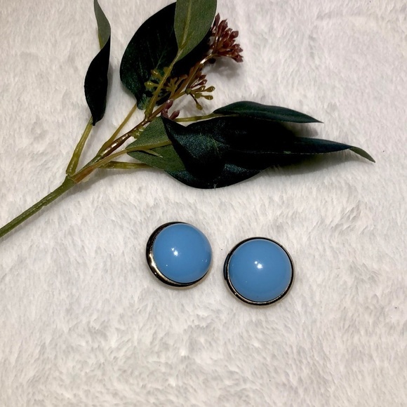 Vintage Coro, Robins Egg Blue Silver Metal Clip On Earring - Picture 1 of 6